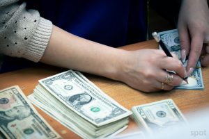 Доллар кўтарилди16 апрель учун долларнинг расмий курси 12190,43 сўм (+49,05 сўм)